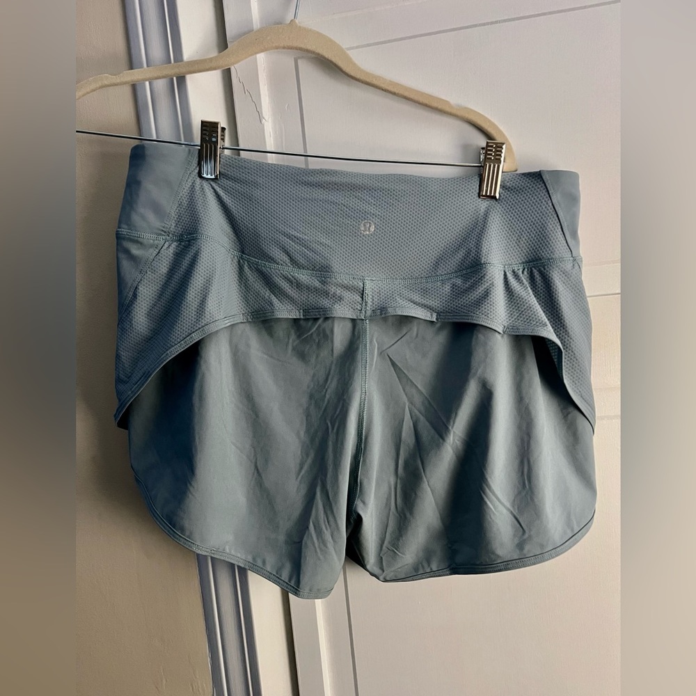 Lululemon shorts-never been worn